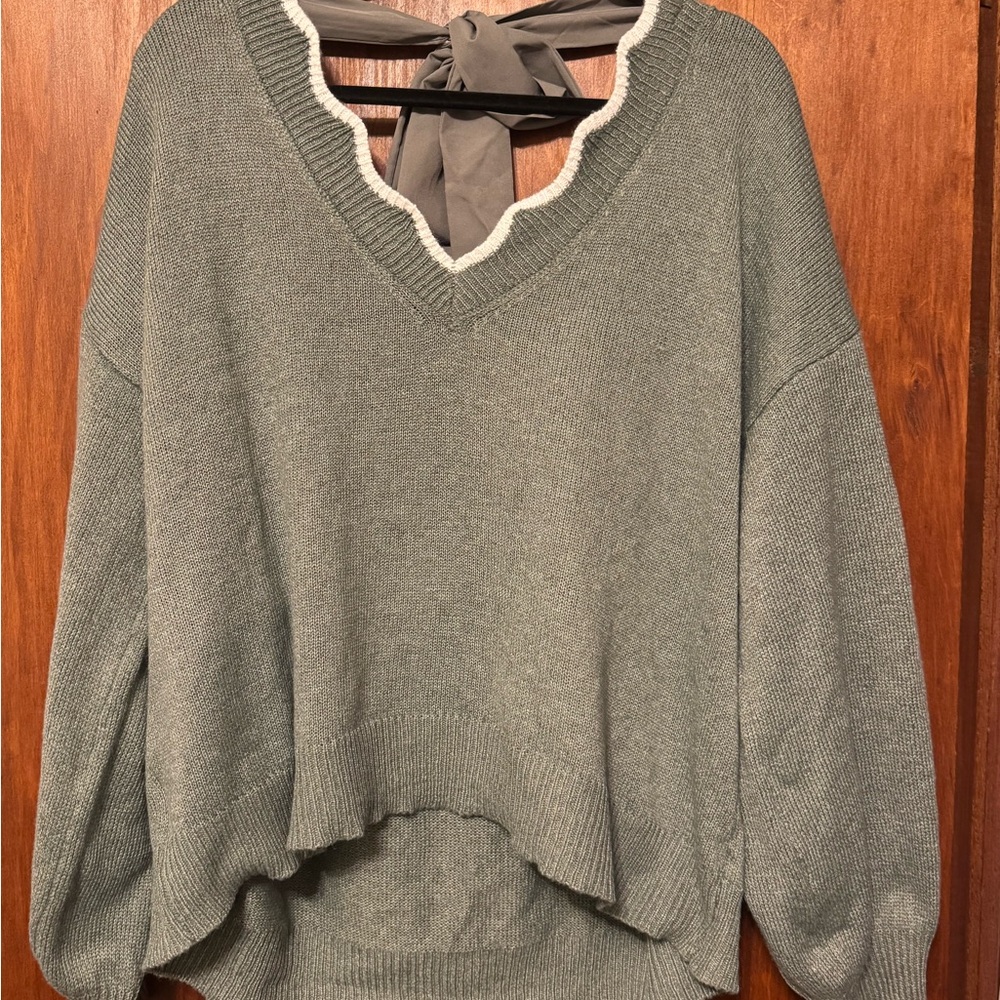 Women’s Olive Green V-Neck Plus Size Sweater with Bow Accent - Size 3X - Picture 2 of 4